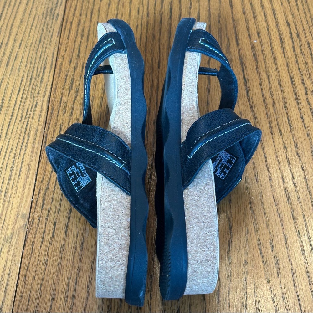 Clarks Collection Black and Cream Thong Comfort Footbed Sandals Size 6 1/2 - Picture 6 of 10